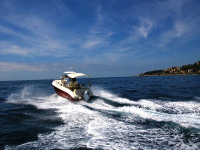 Noleggio Ranieri Shadow 23 intera giornata Liguria
