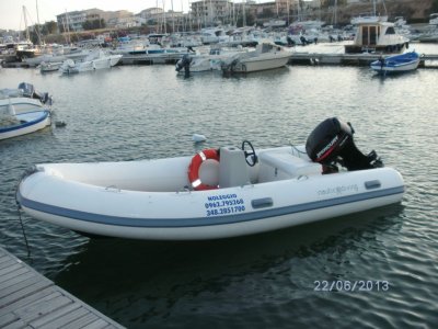 Noleggio gommone 4,8 m mezza giornata Le Castella