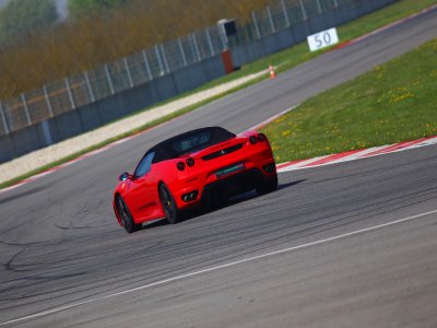 Due giri in Ferrari ad Ottobiano