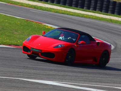 Cinque giri in pista con Ferrari ad Ottobiano