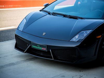 Cinque giri in Lamborghini ad Ottobiano