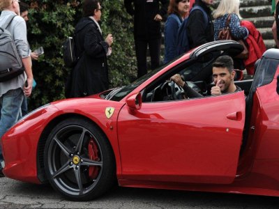 Tour di 12 km in Ferrari a Firenze