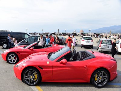Test drive di 26 km in Ferrari a Firenze