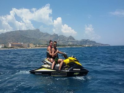 30 minuti in moto d'acqua, Letojanni