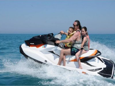 40 minuti in moto d'acqua a Scoglitti