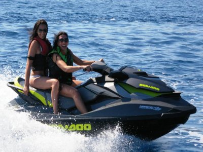 1 ora in moto d'acqua a Bordighera con patente