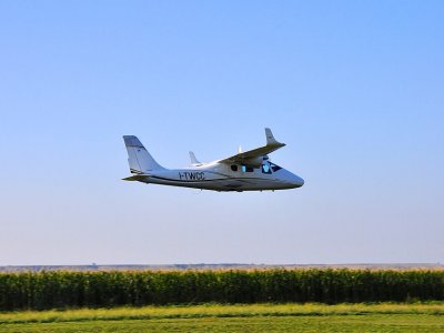 Volo in biposto per una coppia 30 min Bari