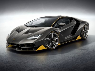Tre giri su Lamborghini Avio+ video
