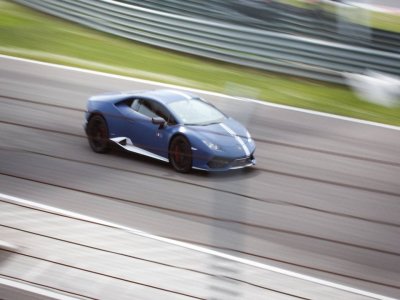 Cinque giri su Lamborghini Avio + video, Latina