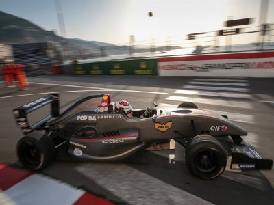 Quattro giri su Formula Renault 2.0 + video,Latina