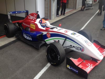 Cinque giri su Formula Renault 2.0, Latina