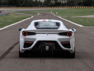 Sette giri su Ferrari 458 , Latina
