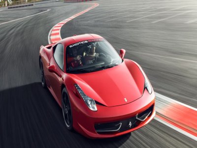 Otto giri su Ferrari 458 + video, Latina