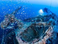  Exploring ancient shipwrecks