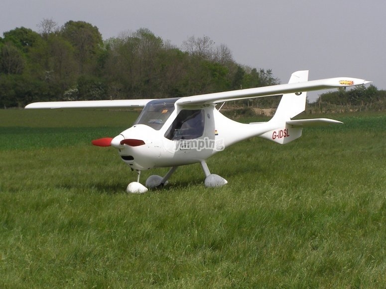 Aereo pronto a volare a Milano Aereo pronto a volare a Milano