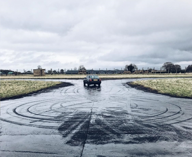 Formazione Skid Pan di mezza giornata (17 anni+) a Elveden