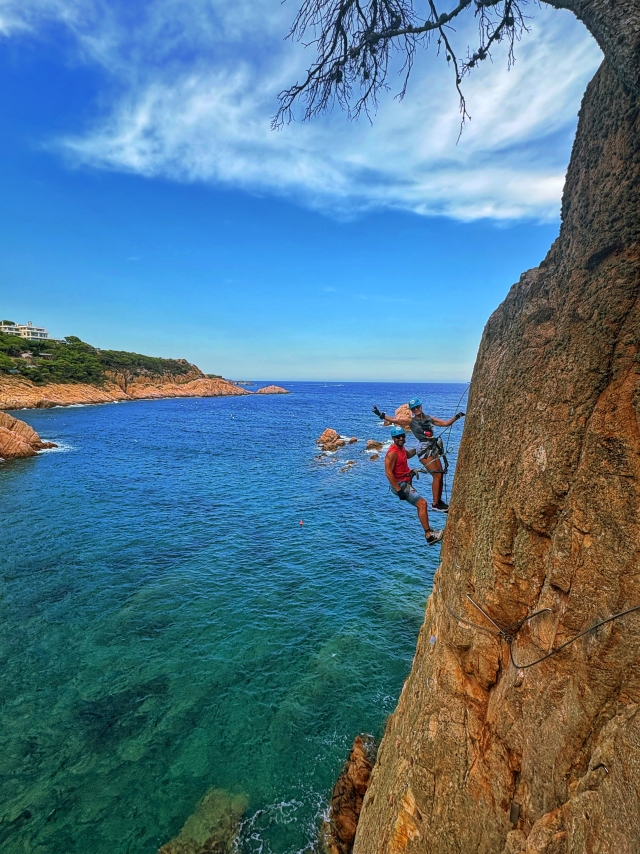 Opinione di Laura su Via Ferrata Cala del Molí con foto 2h 30 min