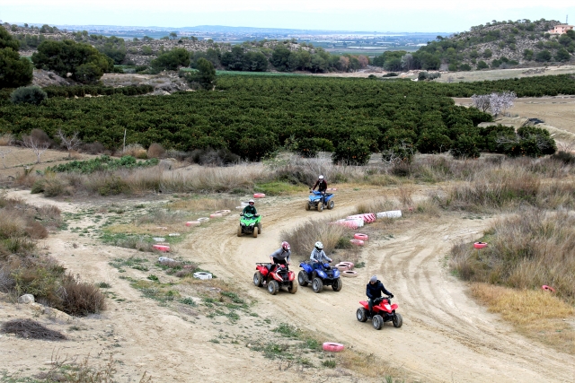 Addio al celibato con quad e paintball