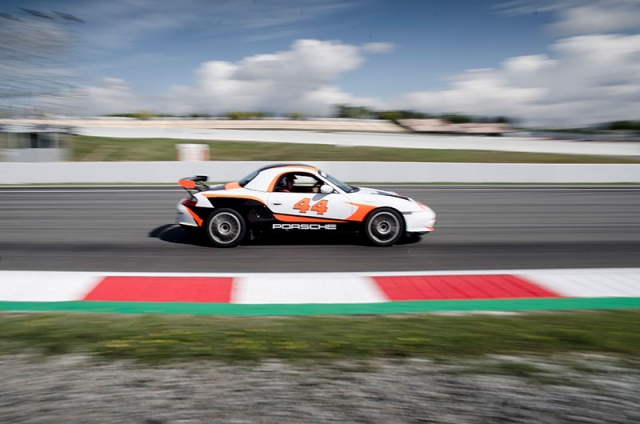 Guida la Porsche Boxster Cup a Cheste, 2 giri