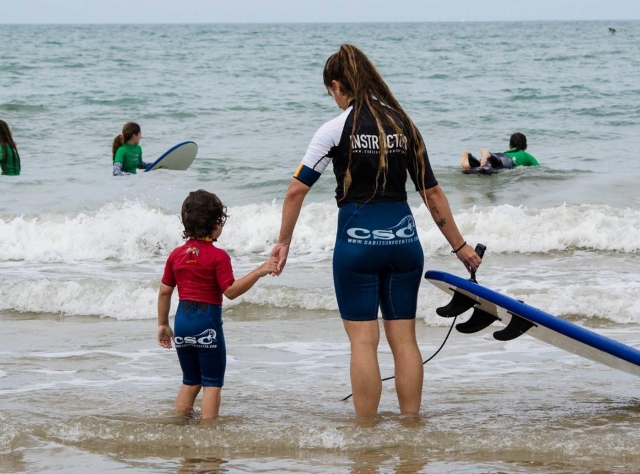 Lezione di surf a Cadice 1 ora e 30 minuti
