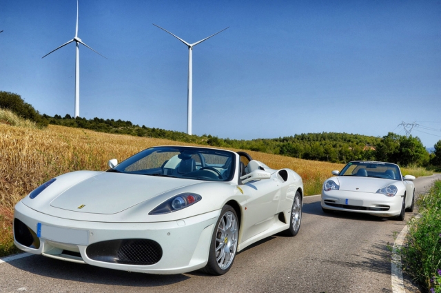 Guida una Ferrari F430 e una Porsche a Cadice per 14 km