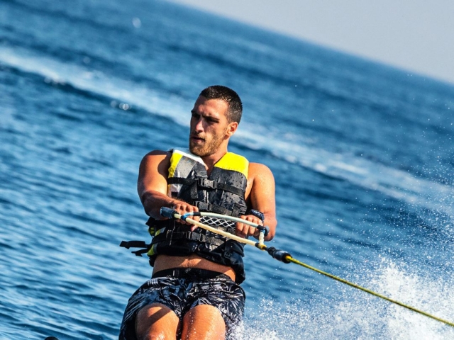 Sessione di wakeboard a Port Fòrum, 1 ora