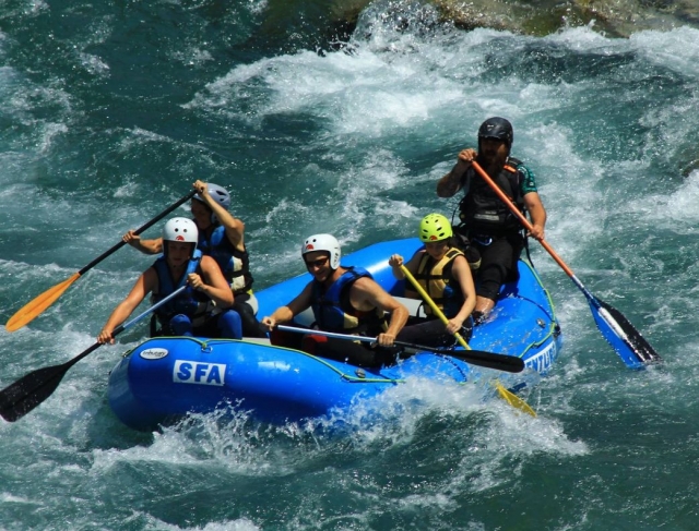 Rafting per famiglie sul fiume Esera tariffa adulti