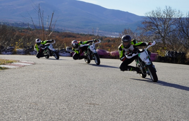 Affronta le curve con controllo 