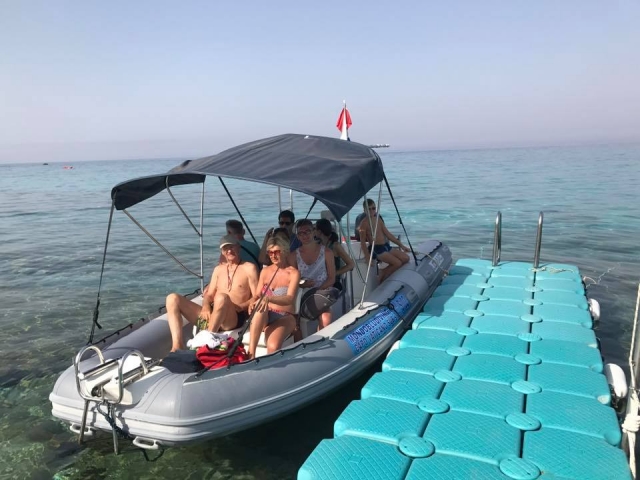  小艇之旅 