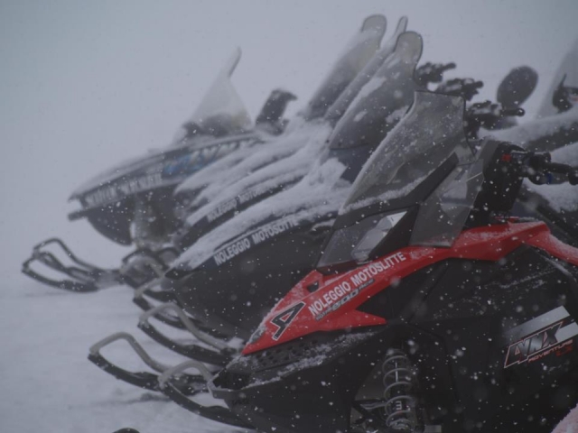 雪地摩托