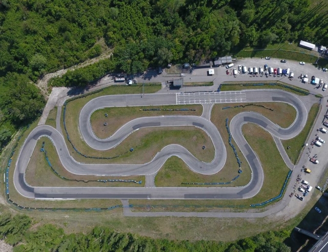  空中赛道 