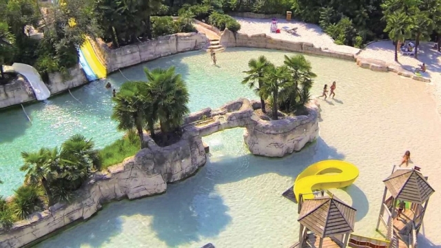  Paradise Island 
