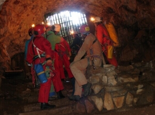  The Fourth Excursion of the course to the Padriciano Cave (TS) 