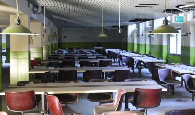 un intero eduificio a dispioszione