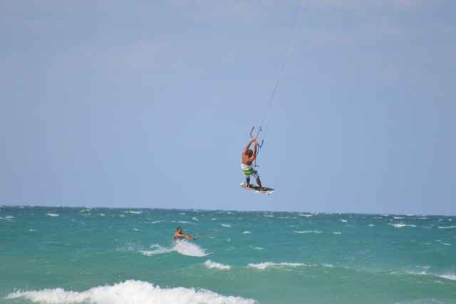 Acrobazie con il kitesurf