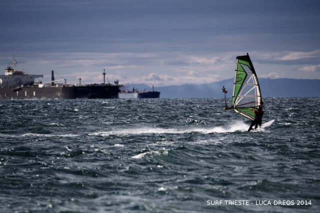  Planche à voile au large de Trieste 
