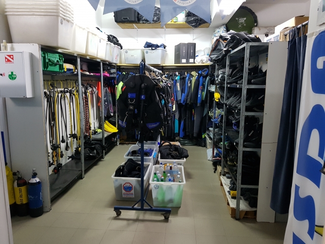  depository-equipment.jpg 