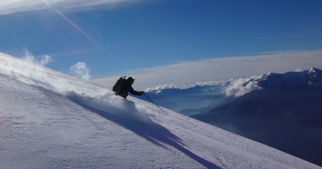  Going down on skis 