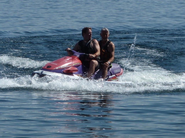  Fahren mit unseren Jetskis 