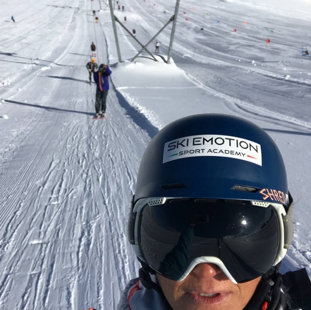  滑雪缆车上的情感 