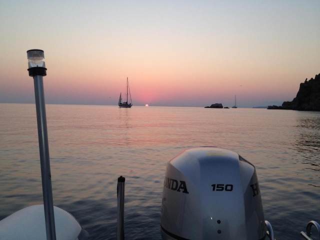  Un splendide coucher de soleil sur la mer 