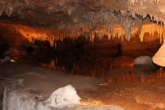  Stalactites and stalagmites