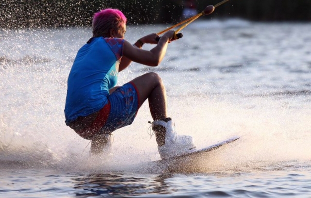  wakeboard no lago 