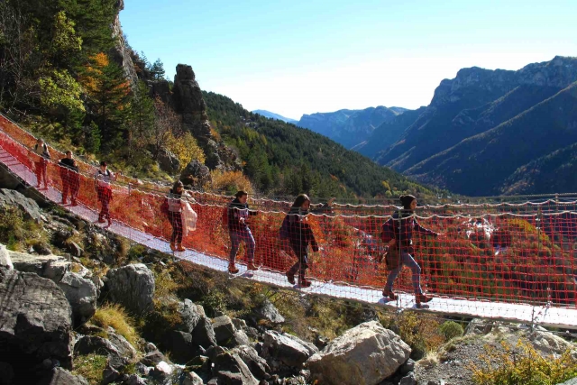  Na ponte tibetana 