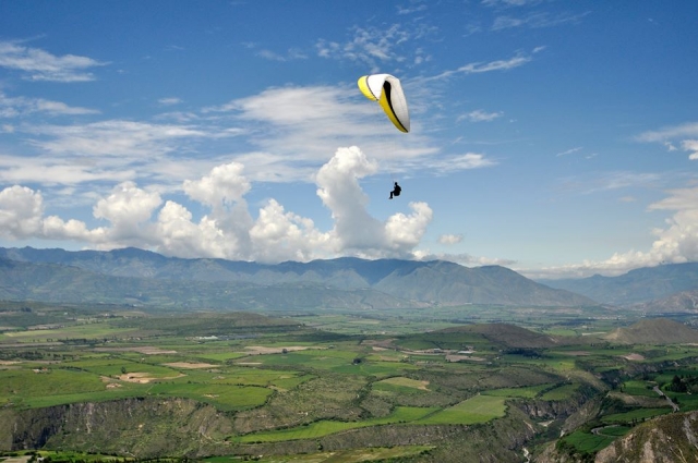Sorvolando la splendida Toscana