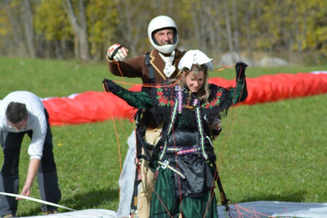  Tandem flight 