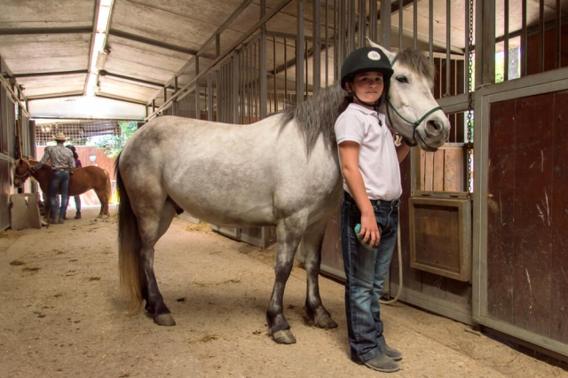  ¡Una niña con su caballo 