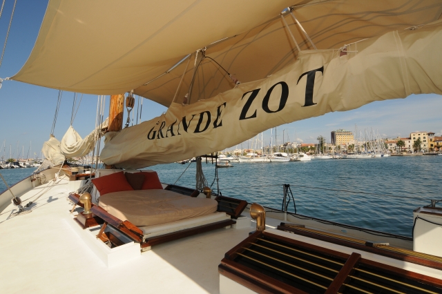  wind in the stern 