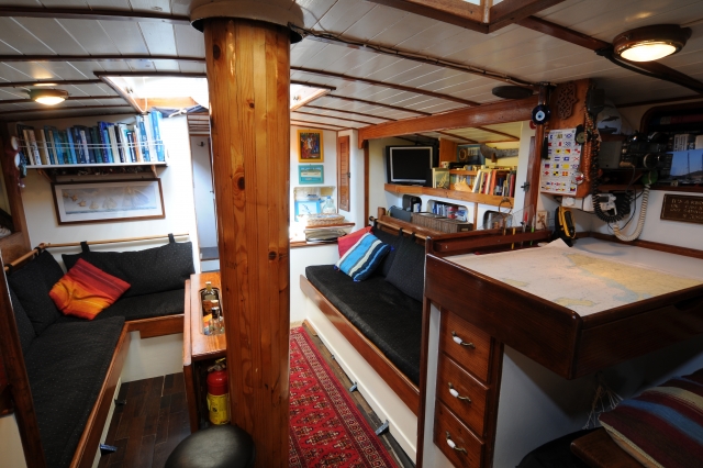  The boat inside 