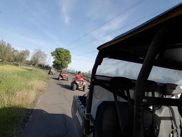  Erst auf der Straße und dann auf dem Feld 